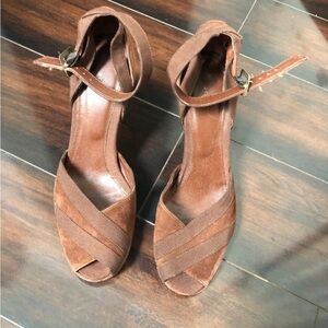Joey peep toe heels size 7 brown